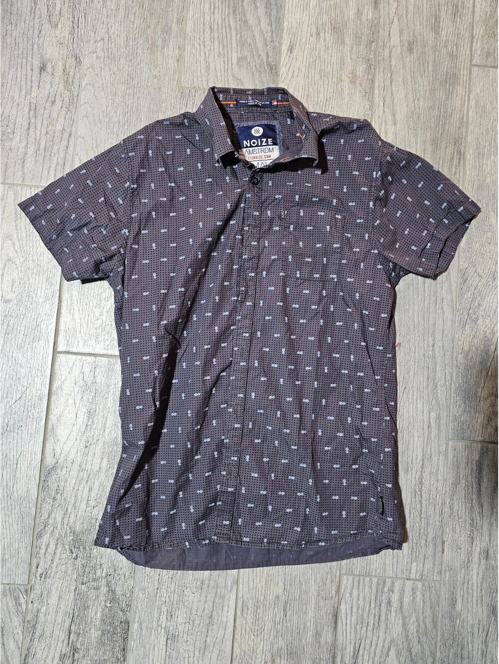 Men's Noize Amstrdm Button Down Pineapple Shirt Size Small Gray Short Sleeve